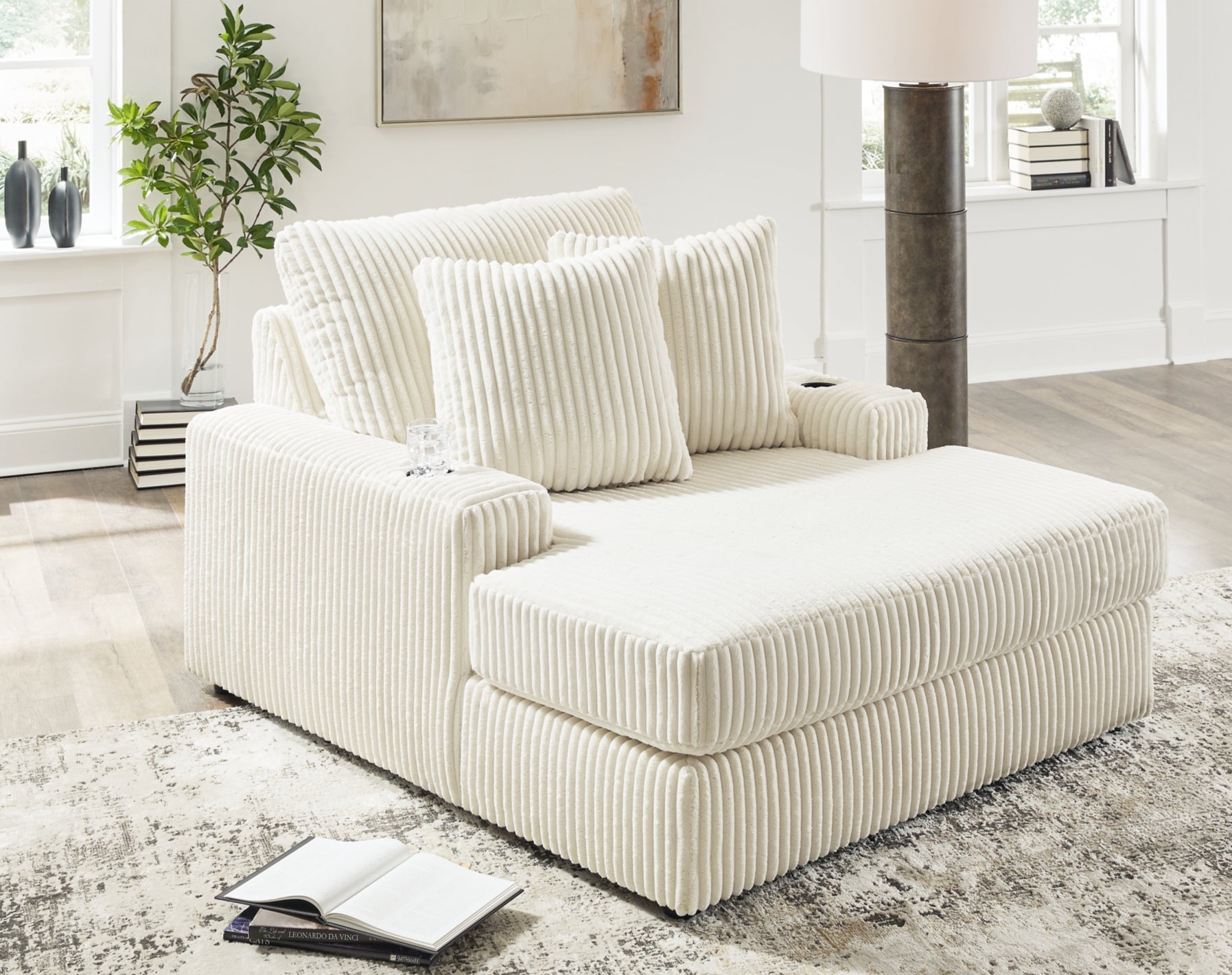 Lindyn Chaise - Ivory