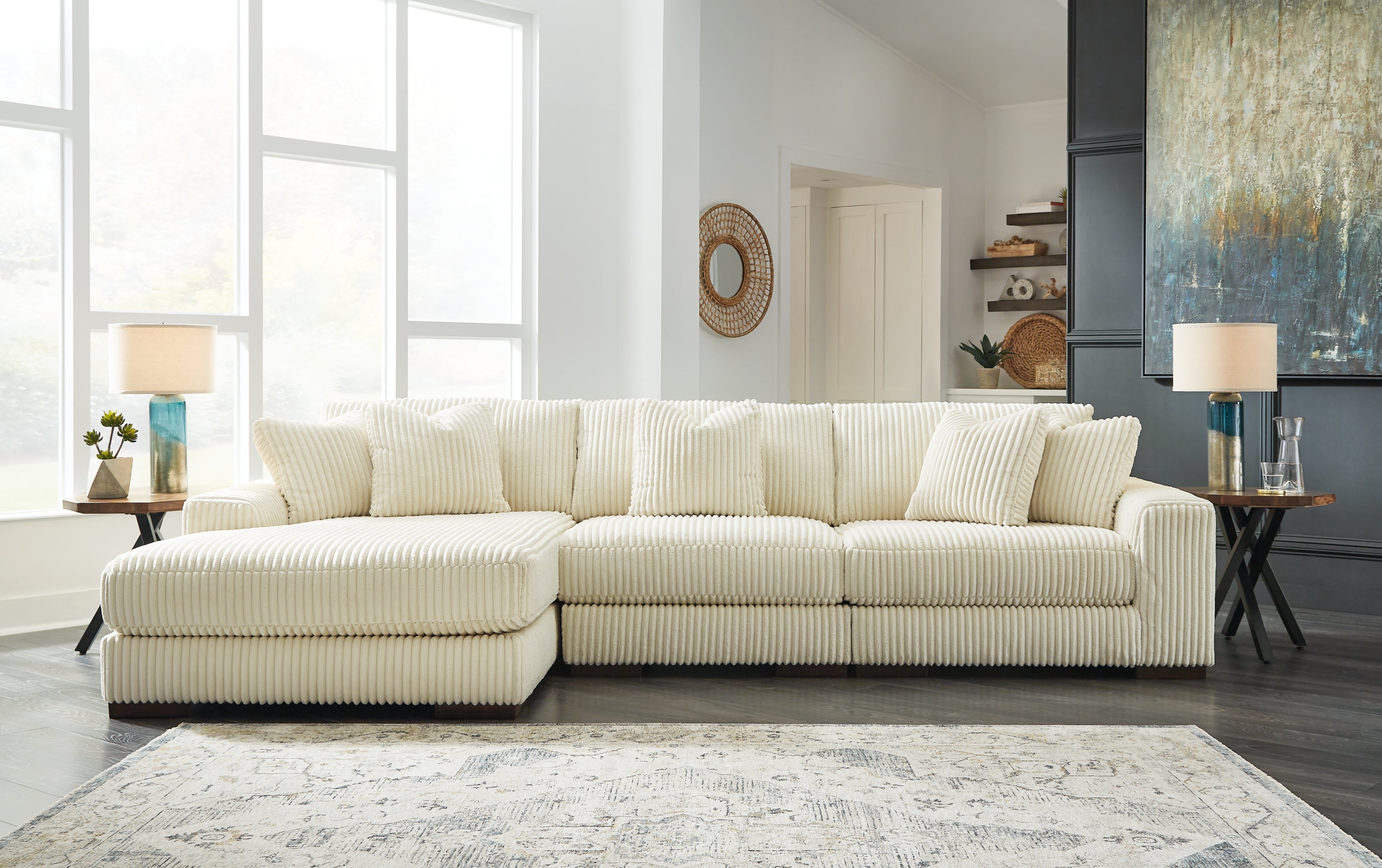 Lindyn Sectional Sofa Set
