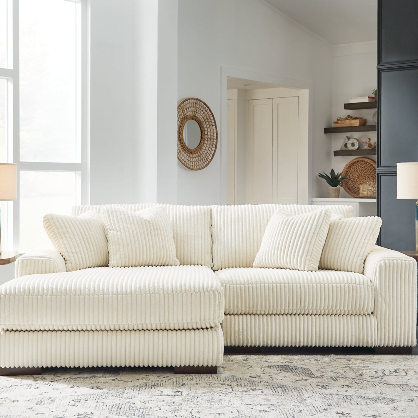 Lindyn 2-Piece Sectional with Chaise