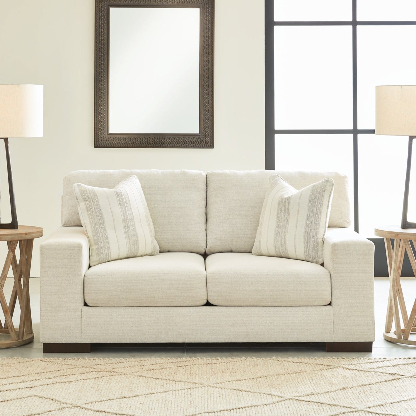 Maggie Loveseat