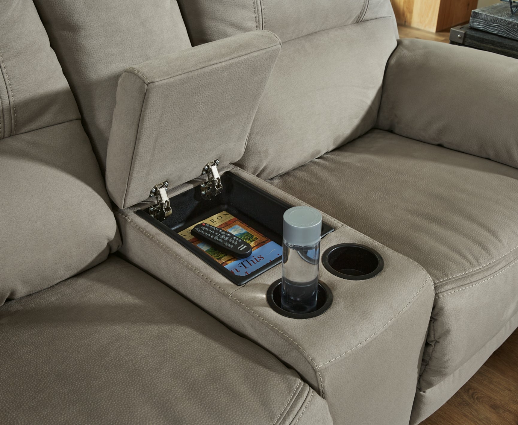 Next-Gen Gaucho DBL Rec Loveseat w/Console - Gray