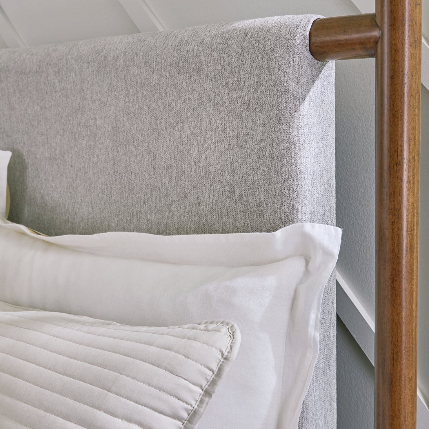 Lyncott Queen Upholstered Panel Bed