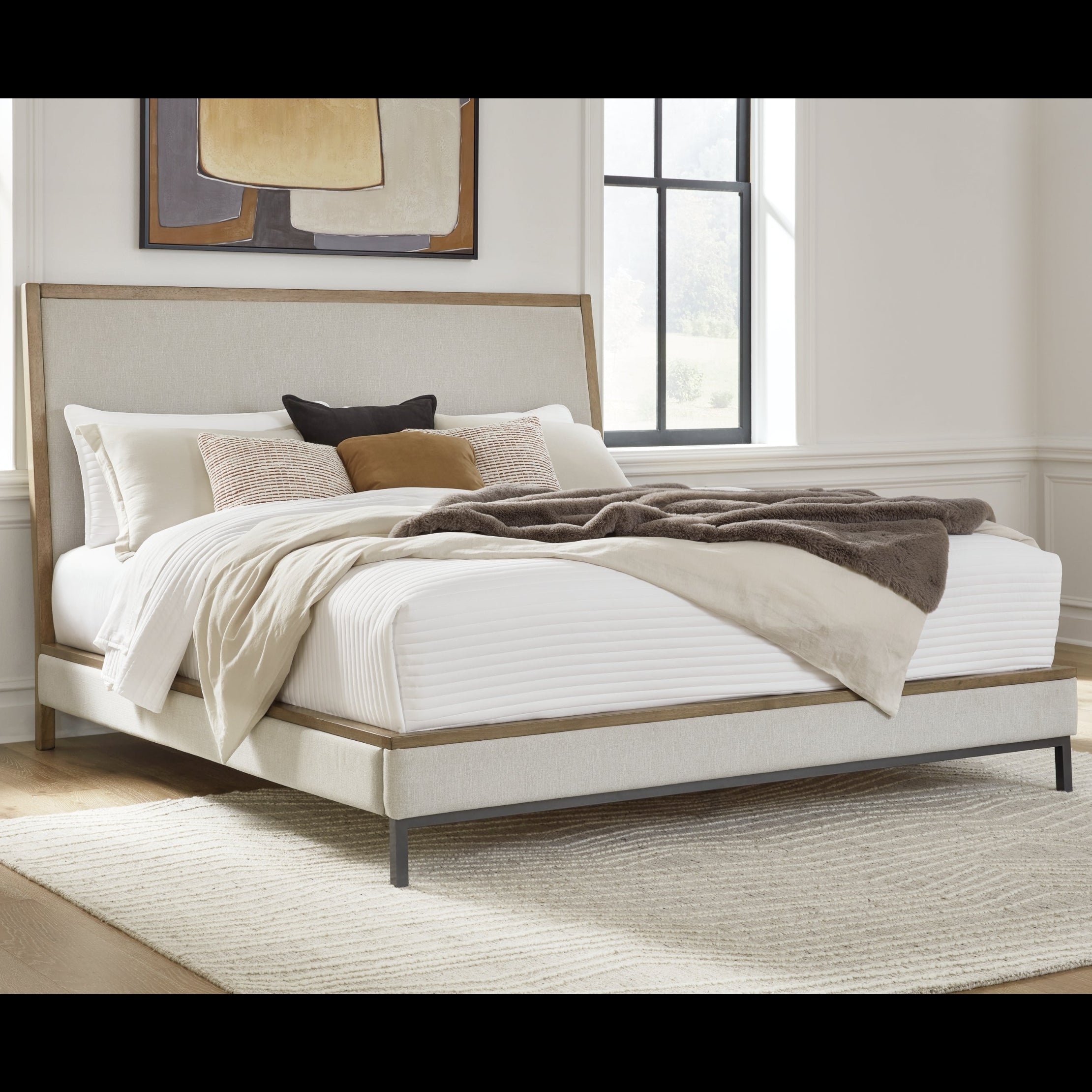 Tomtyn King Upholstered Bed with Lay-Back Headboard