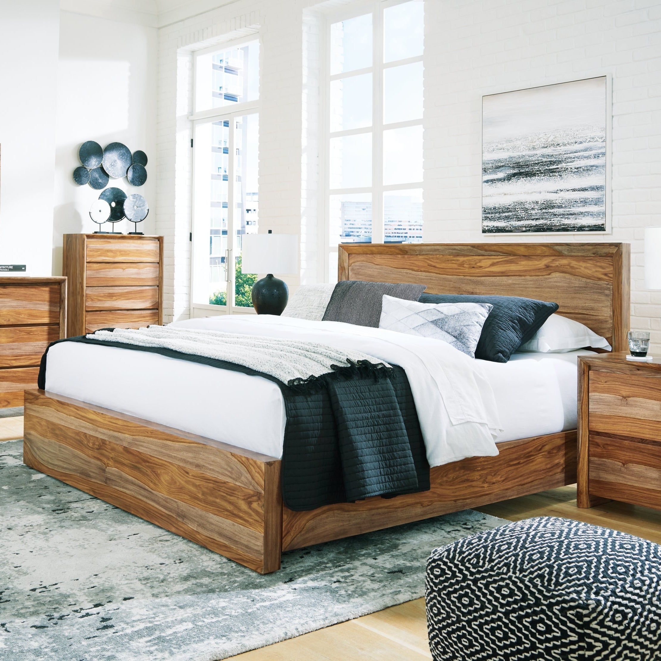Dressonni California King Panel Bed