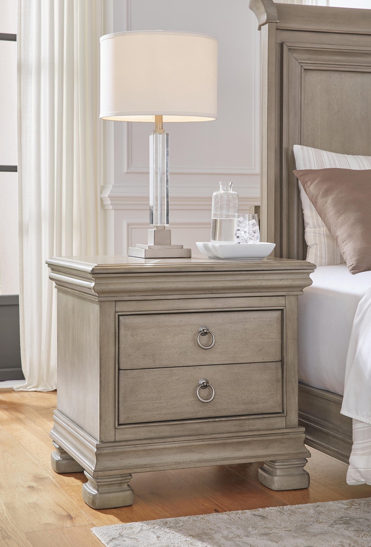 Lexorne Nightstand