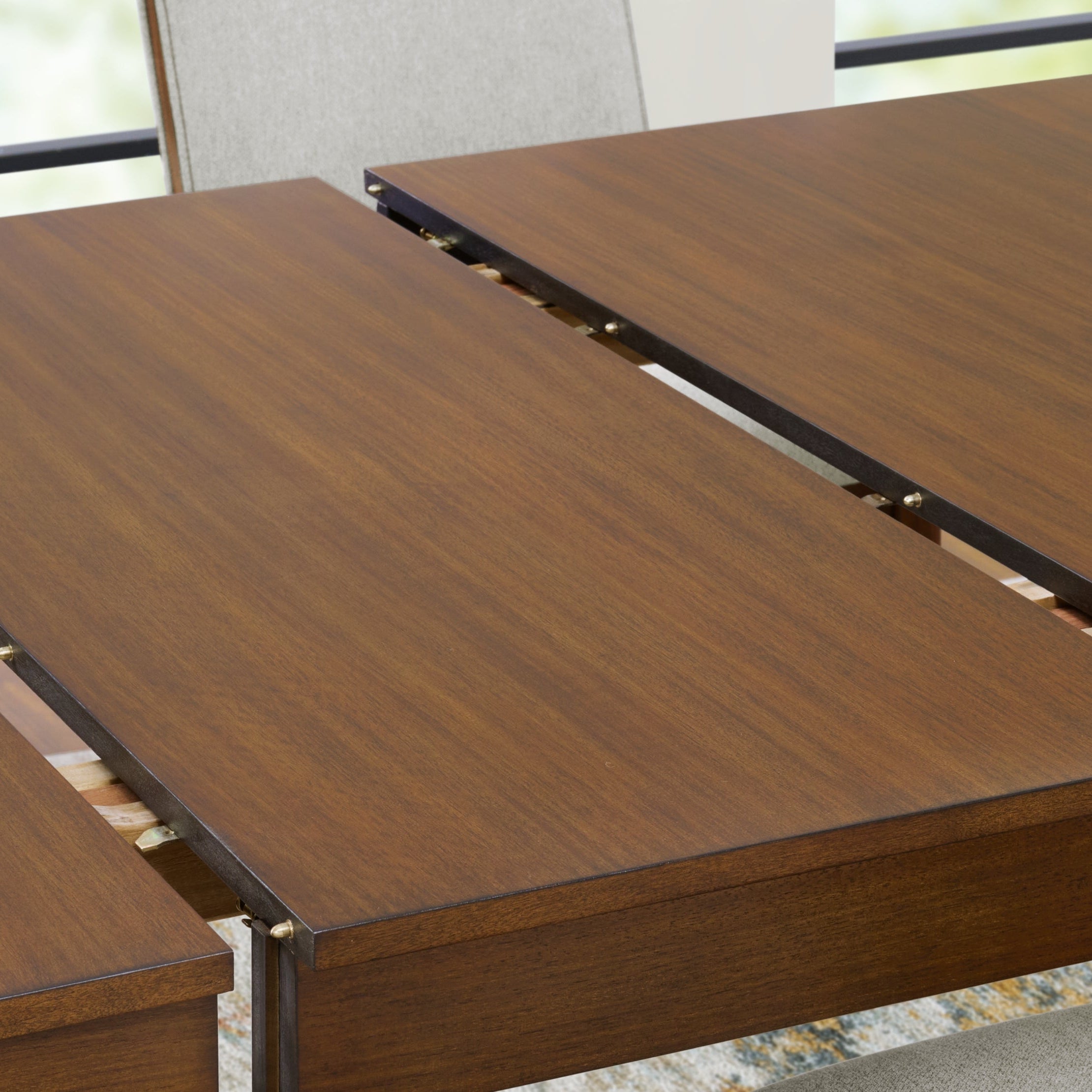 Lyncott RECT Dining Room EXT Table