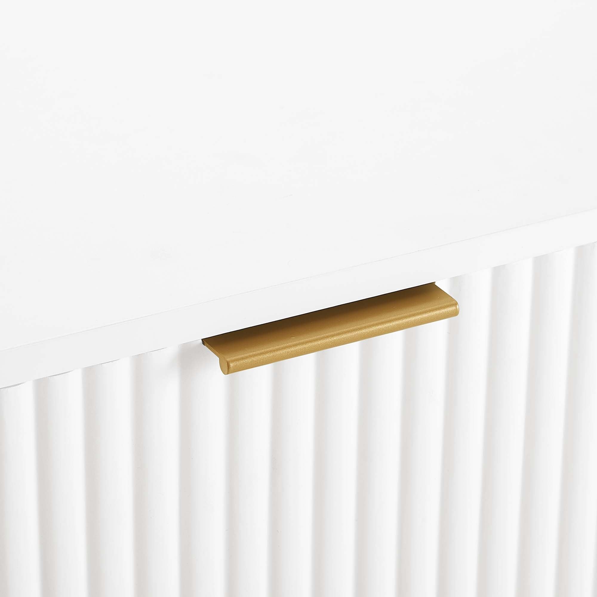 Dumbo 3-Drawer Dresser: Sleek White Storage for Modern Bedrooms | MidinMod