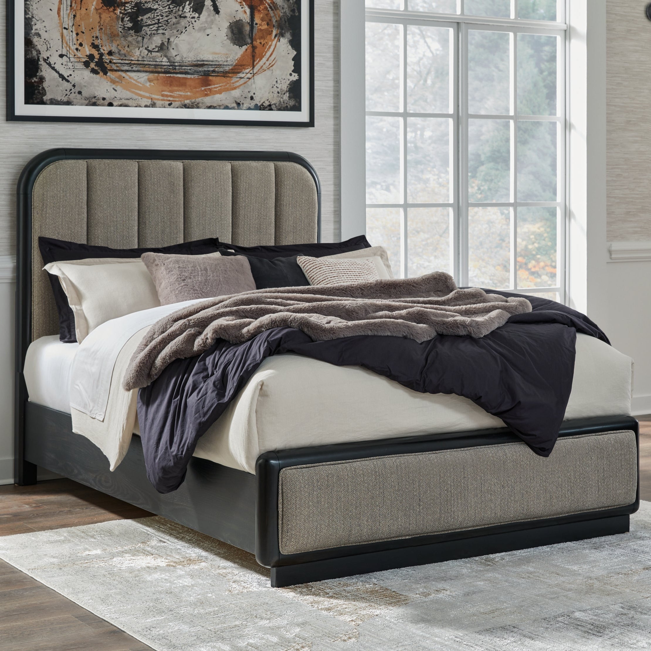 Rowanbeck Queen Upholstered Panel Bed