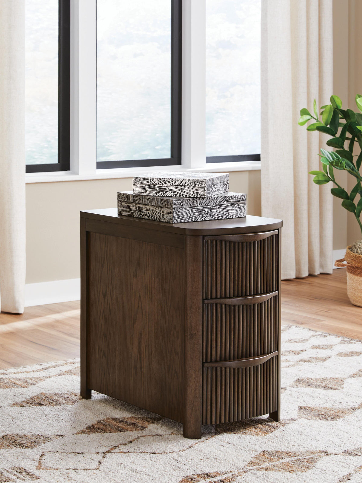 Camdill Chairside End Table - Dark Brown