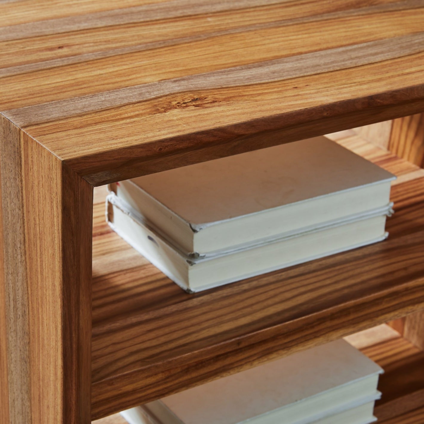 Dressonni Square End Table - Natural