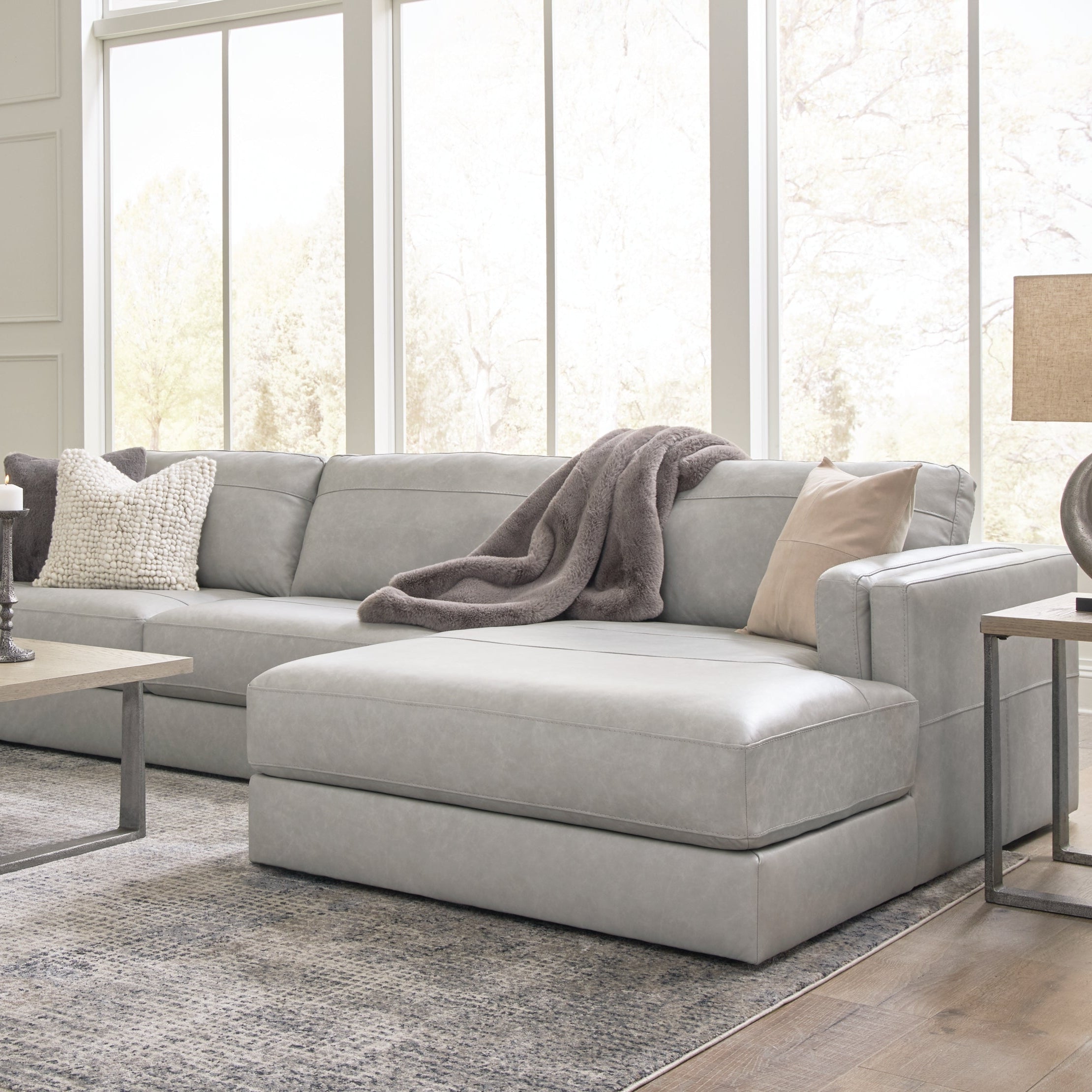 Amiata 2-Piece Contemporary Leather Sectional with Right-Facing Chaise