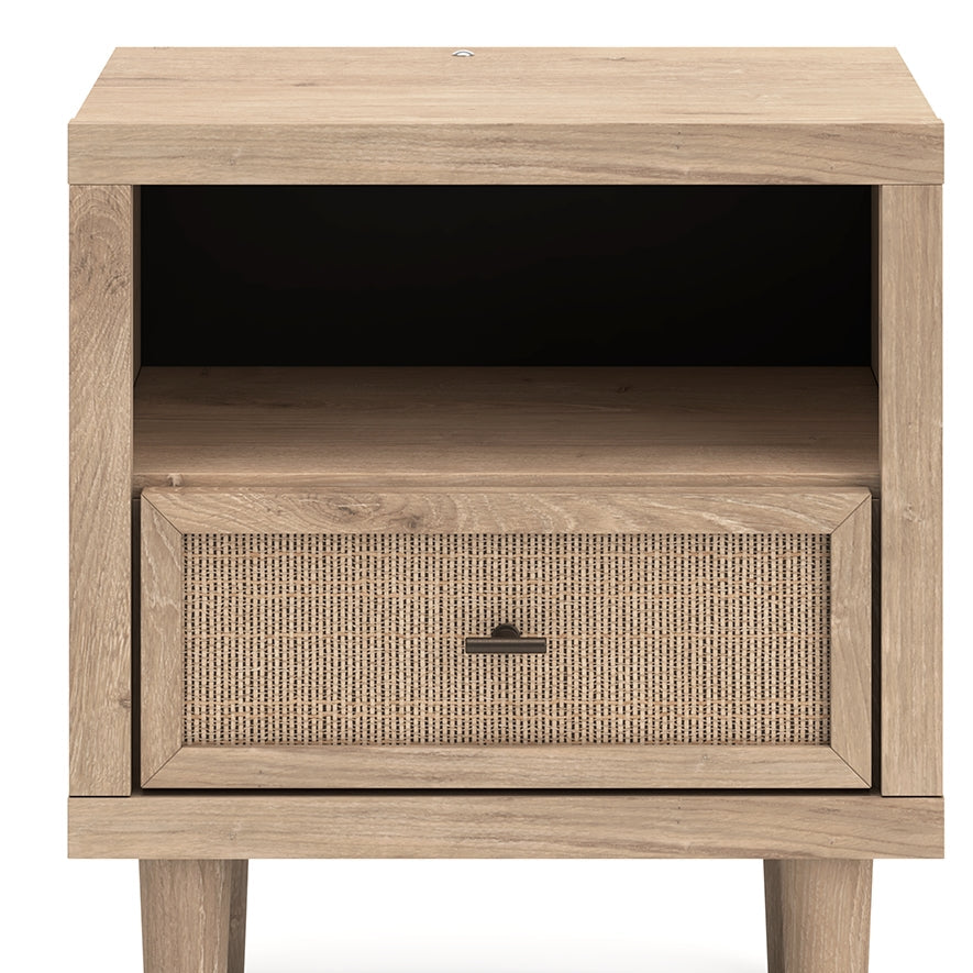 Cielden King Panel Bed with Mirrored Dresser and Nightstand