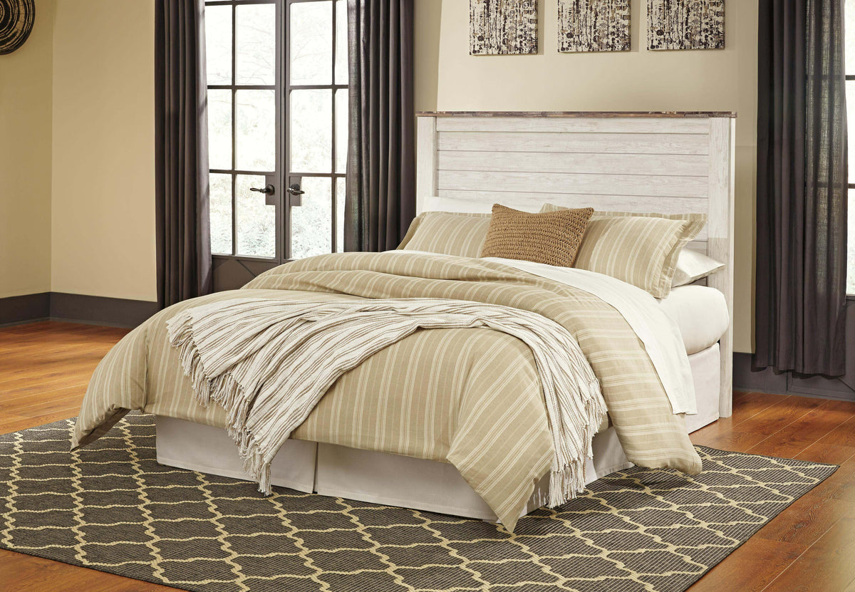 Willowton Queen/Full Panel Headboard Bed with Mirrored Dresser and Chest