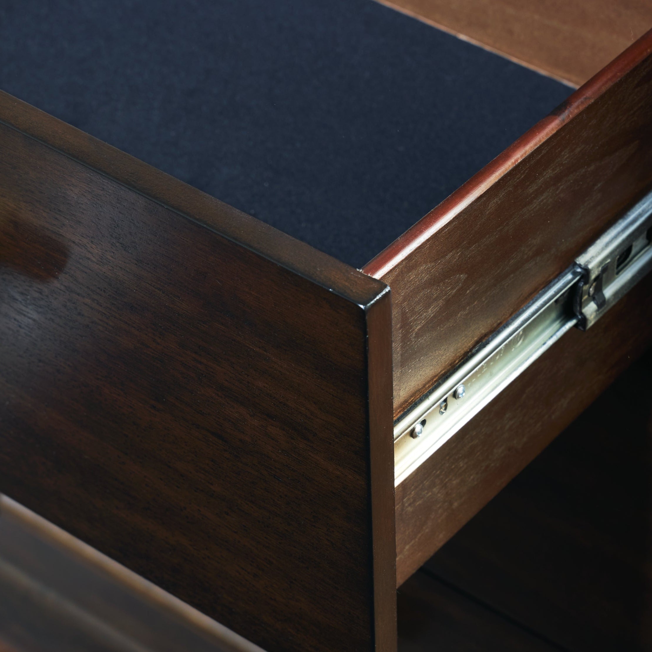 Dantenton Dresser
