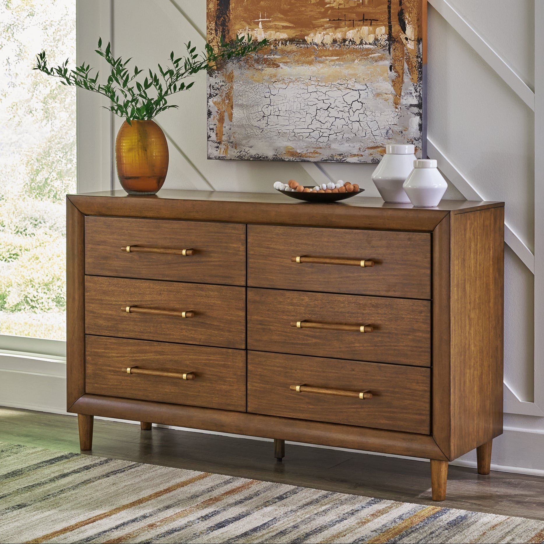 Lyncott Dresser