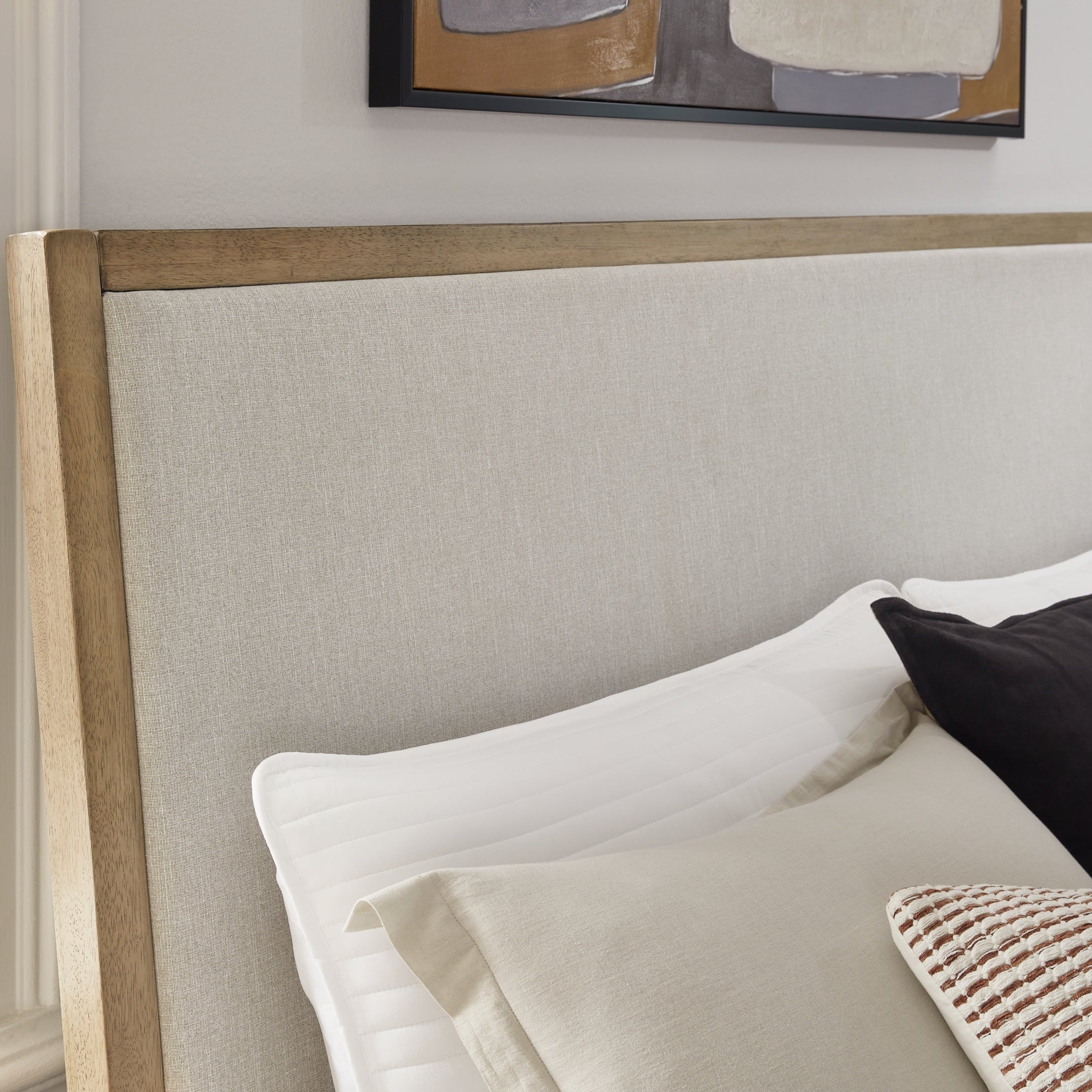 Tomtyn King Upholstered Bed with Lay-Back Headboard
