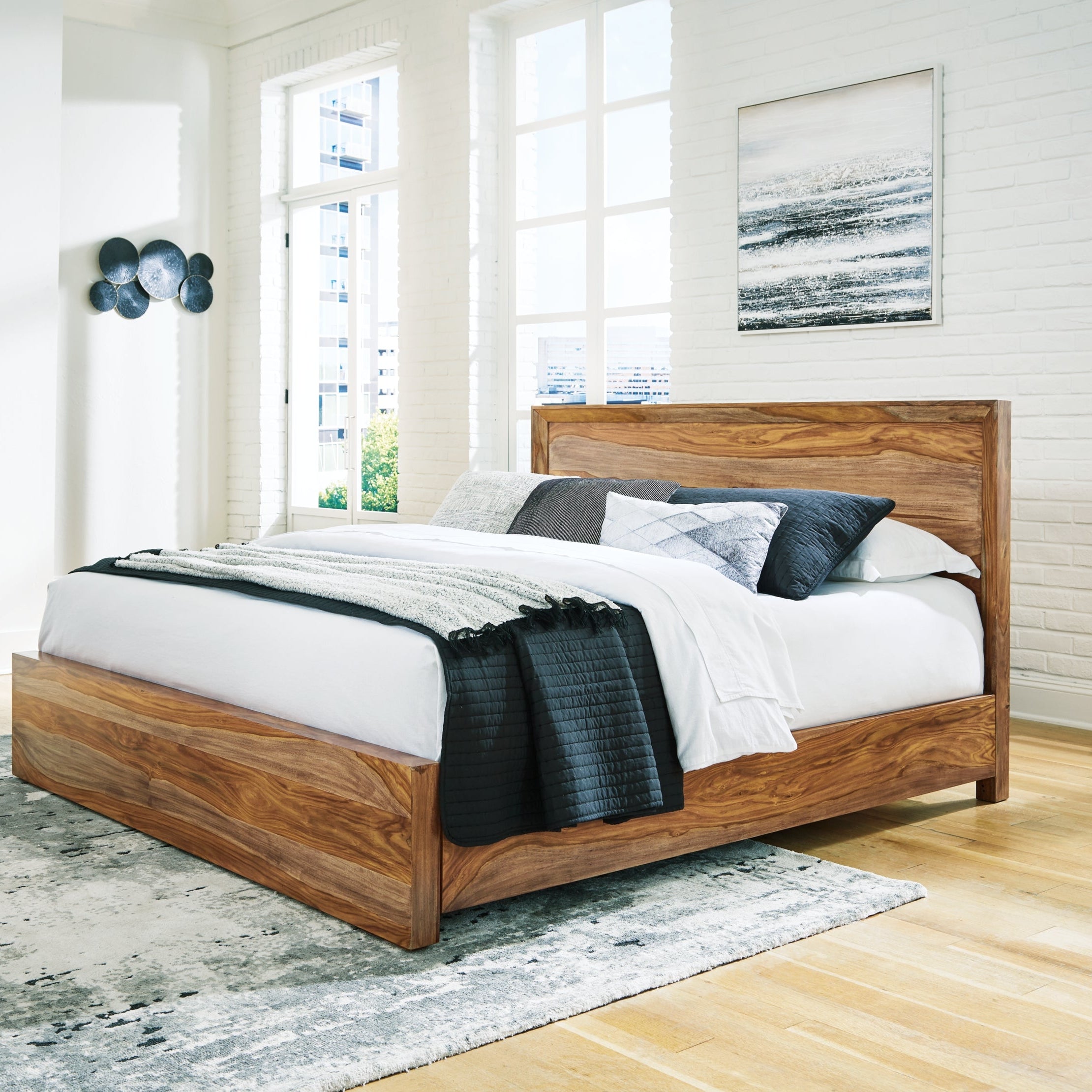 Dressonni California King Panel Bed
