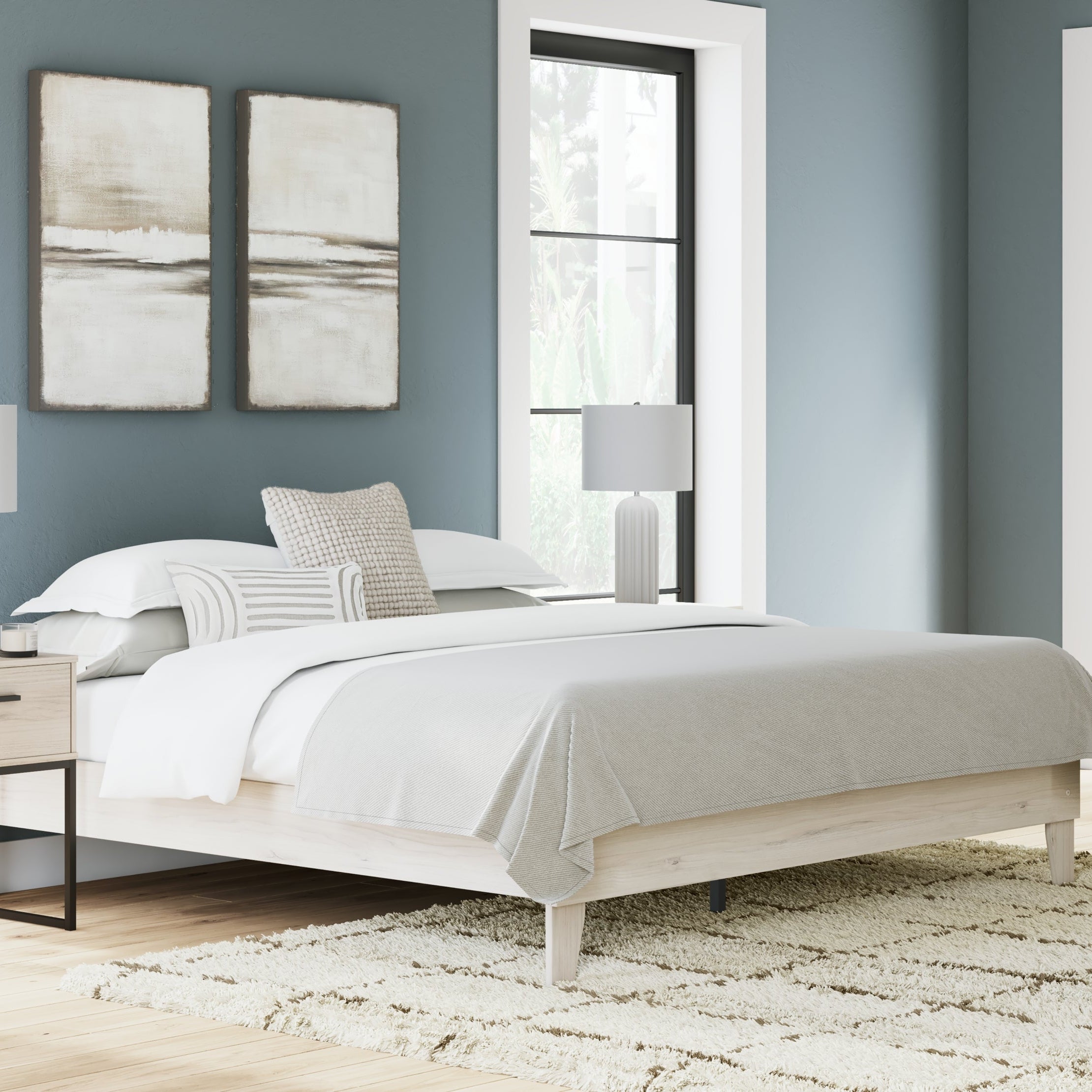 Socalle King Platform Bed
