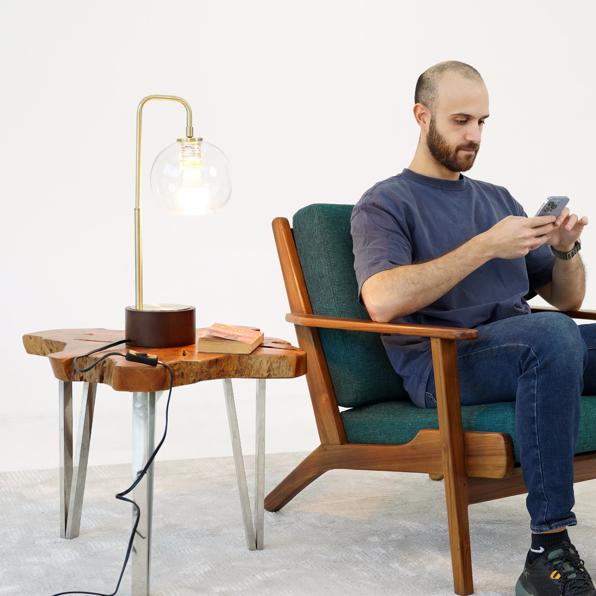 Aether Table Lamp - Walnut - Bronze