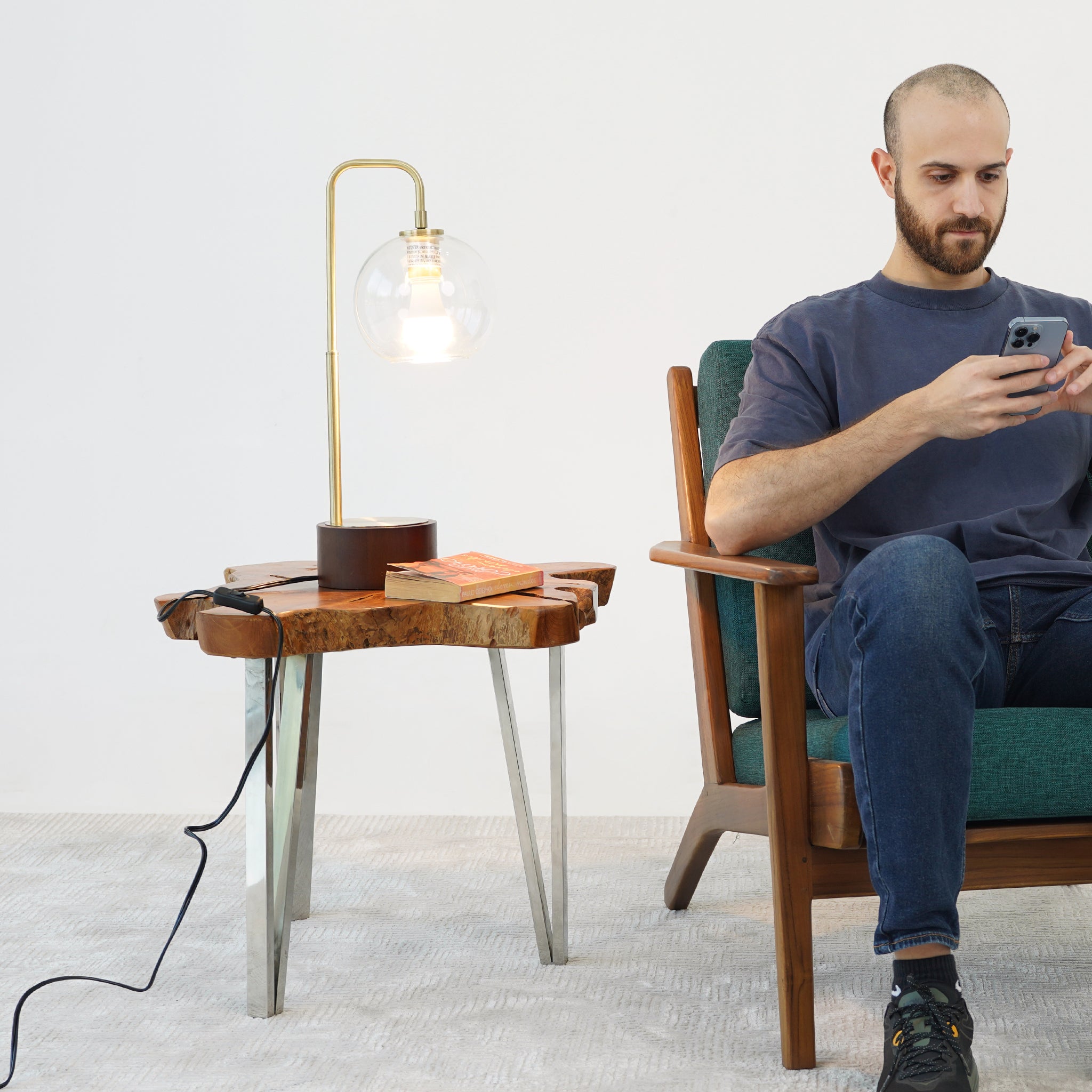 Aether Table Lamp - Walnut - Bronze