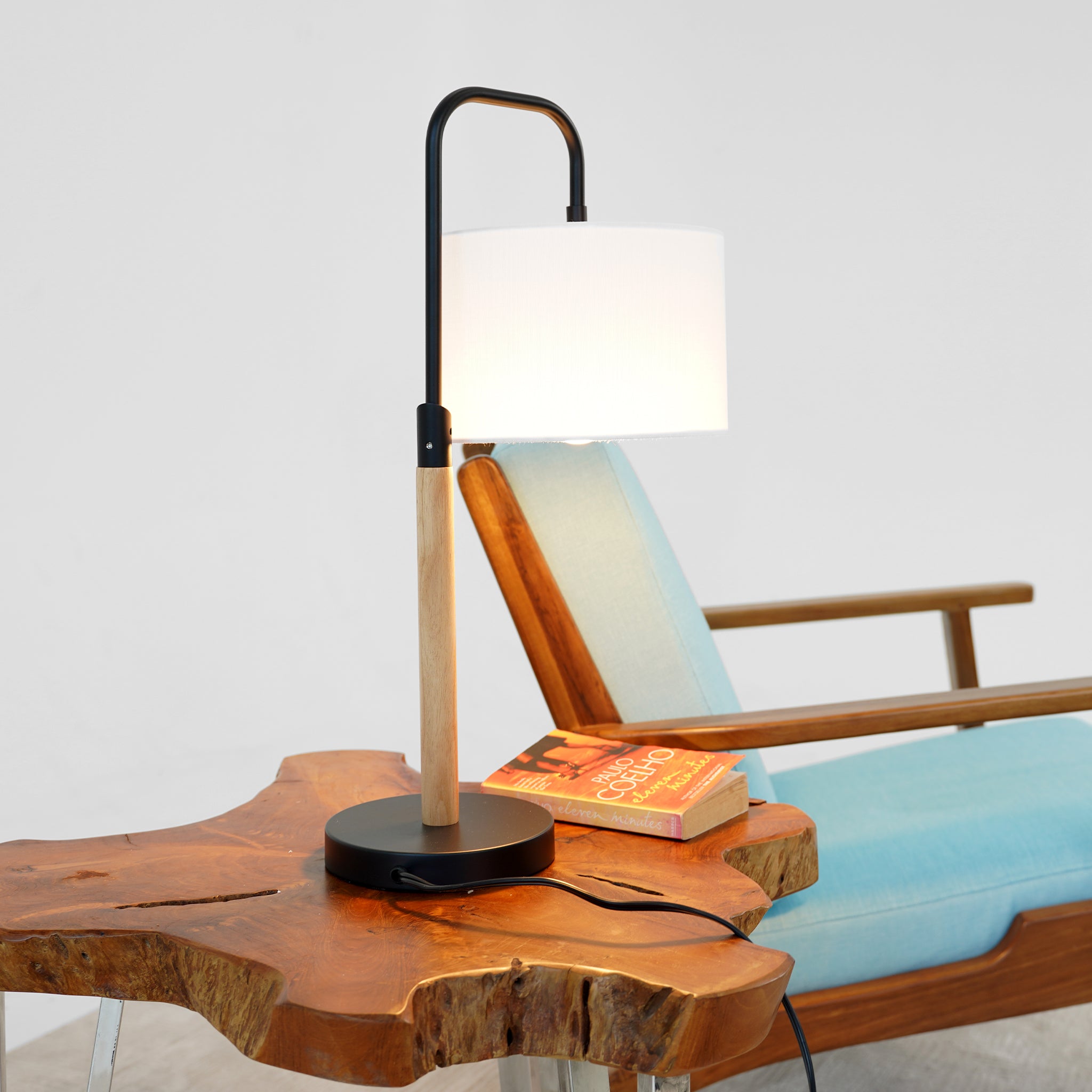 Vesta Table Lamp - Natural - Black